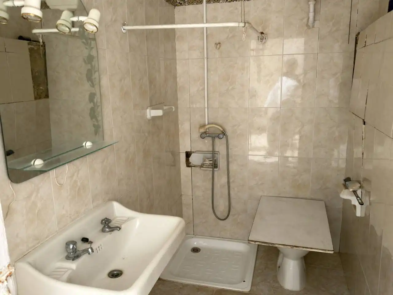 Bathroom of Flat for sale in Osuna