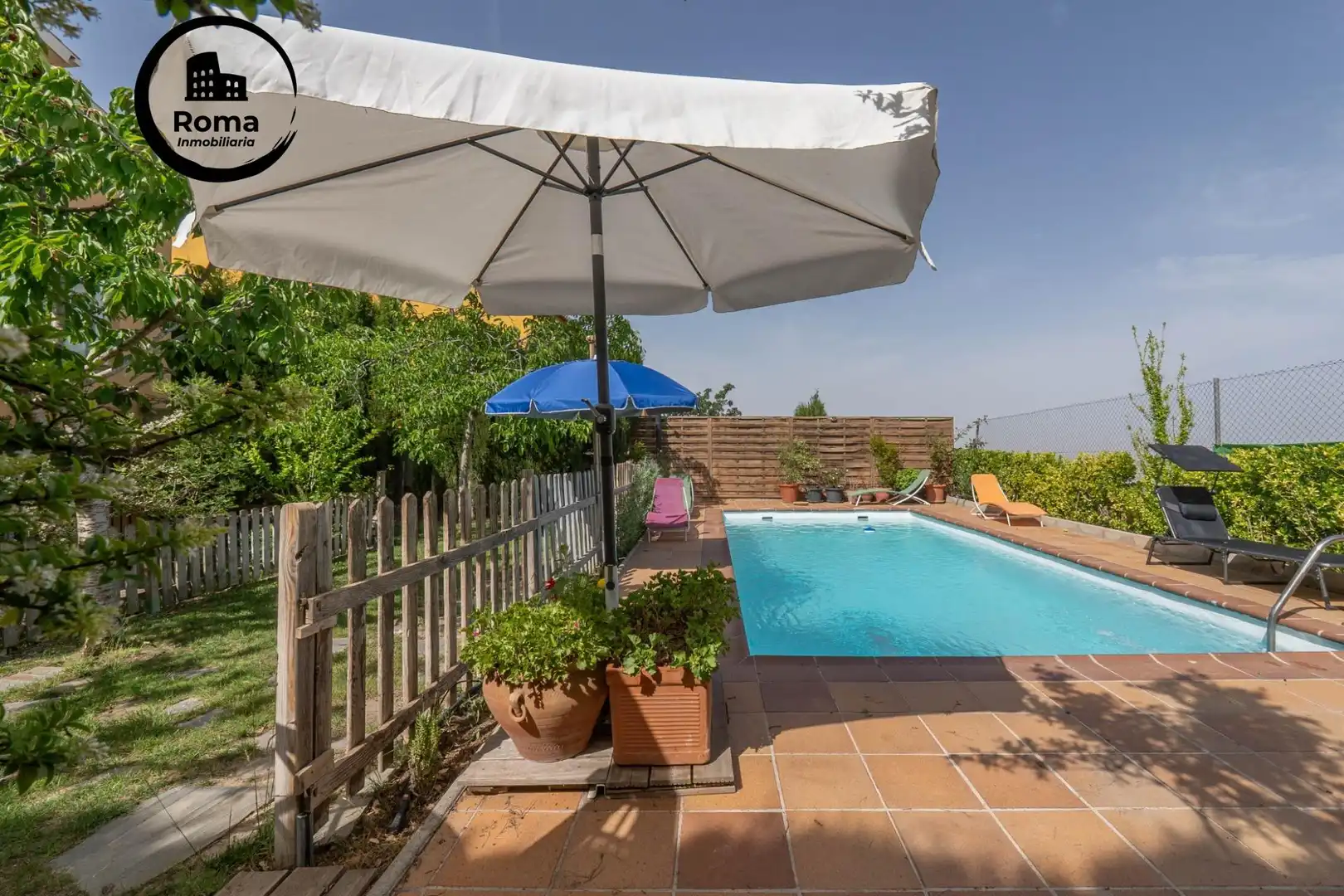 Piscina de Casa o xalet en venda en La Zubia amb Aire condicionat, Calefacció i Jardí privat
