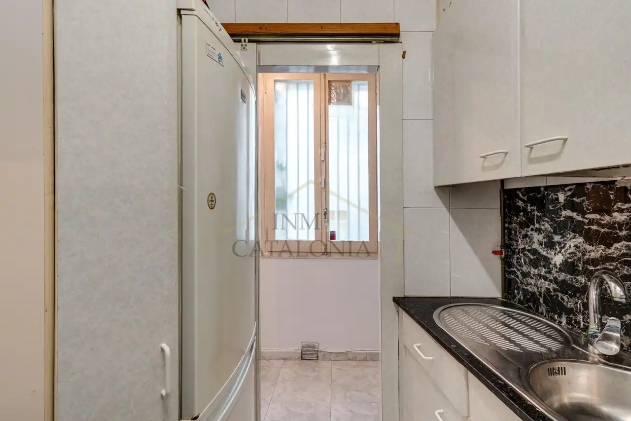 Kitchen of Flat for sale in Barcelona  with Alarm