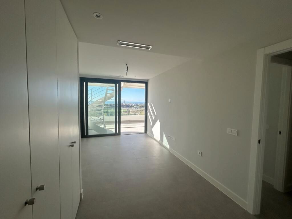 Attic for sale in Estepona  with Air Conditioner, Terrace and Balcony