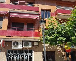 Vista exterior de Pis en venda en Cañamero amb Jardí privat