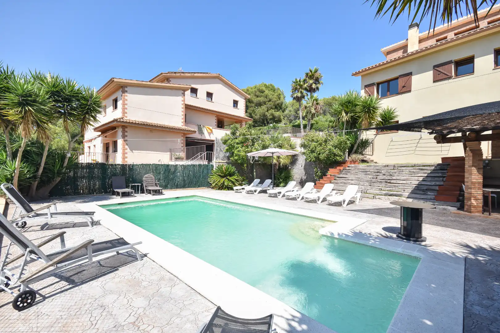 Piscina de Casa o xalet en venda en Cubelles amb Aire condicionat, Calefacció i Jardí privat