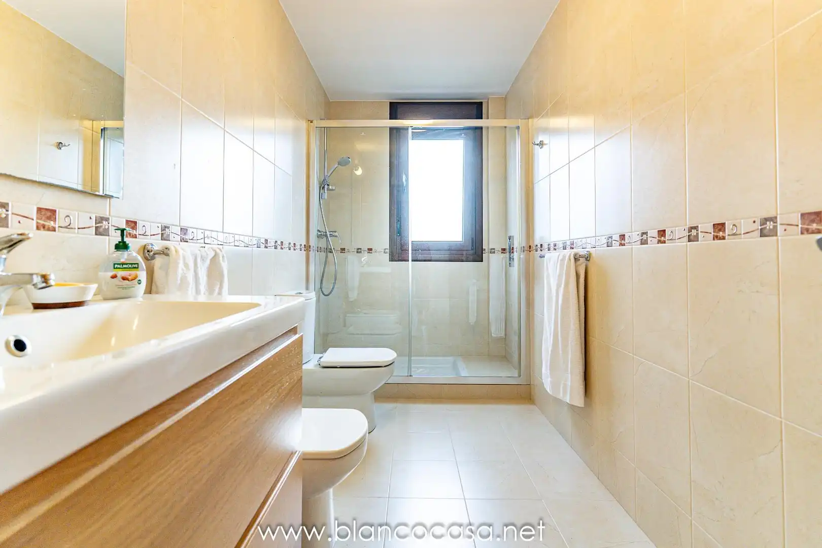 Baño de Casa o chalet en venta en Carballo con Calefacción, Trastero y Amueblado
