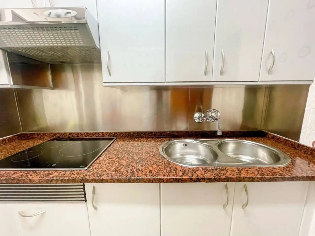 Cocina de Piso de alquiler en Cerdanyola del Vallès con Calefacción y Amueblado
