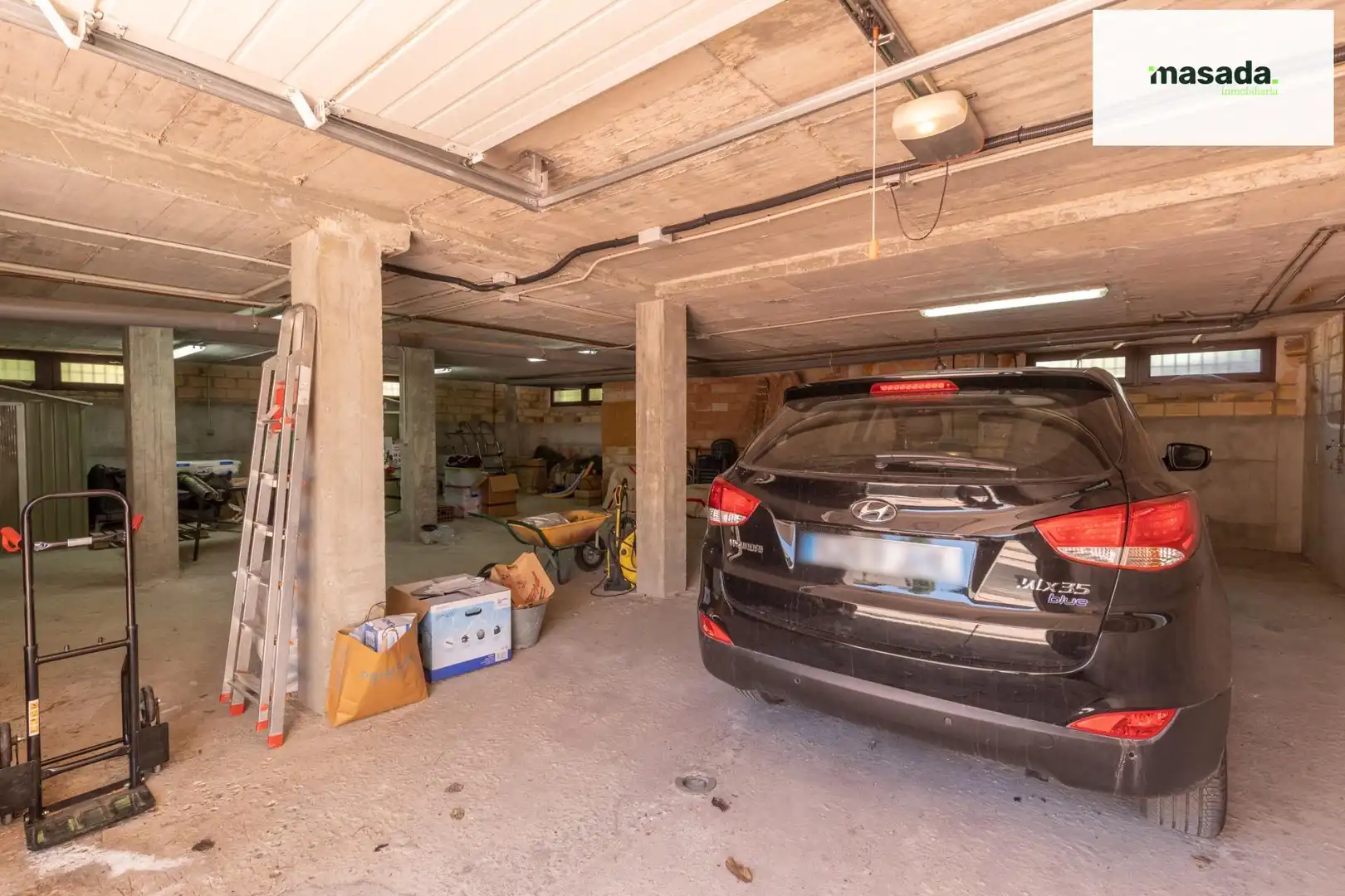 Parking de Casa o chalet en venta en Vegas del Genil con Calefacción, Jardín privado y Piscina