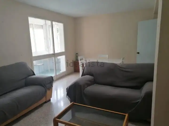 Sala d'estar de Pis de lloguer en Jaén amb Aire condicionat, Terrassa i Moblat