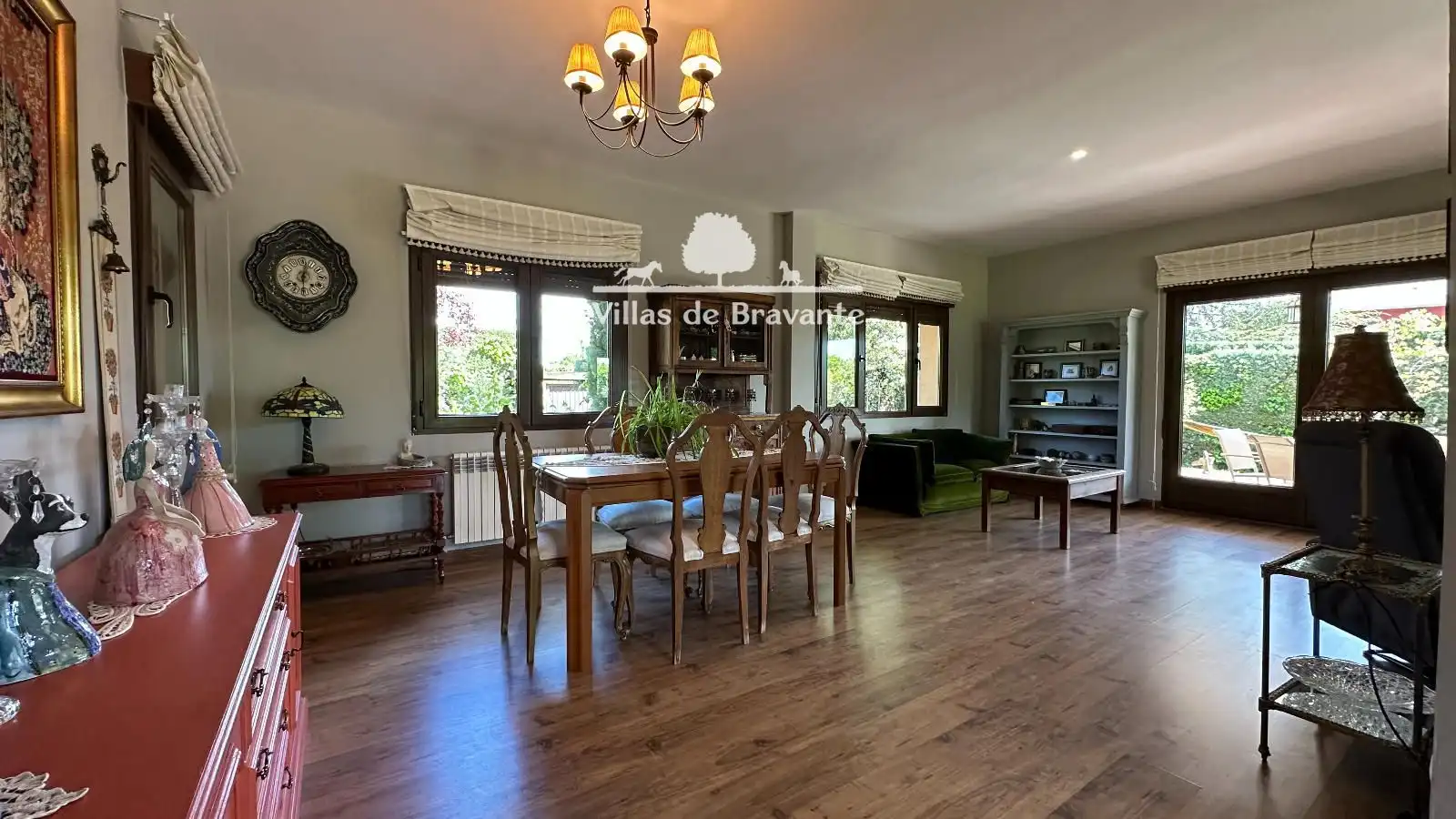 Dining room of Houses for sale in Villanueva de la Cañada  with Air Conditioner, Heating and Parquet flooring