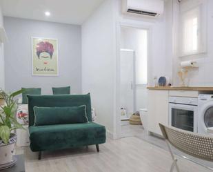 Living room of Study to share in  Madrid Capital  with Air Conditioner and Terrace