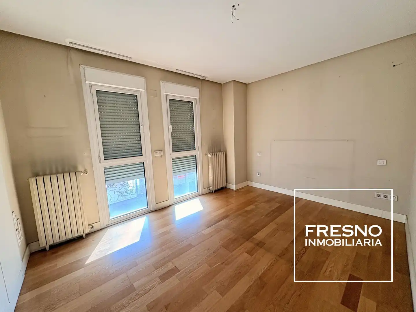 Exterior view of Flat for sale in Madrid  with Heating, Storage room and Community pool
