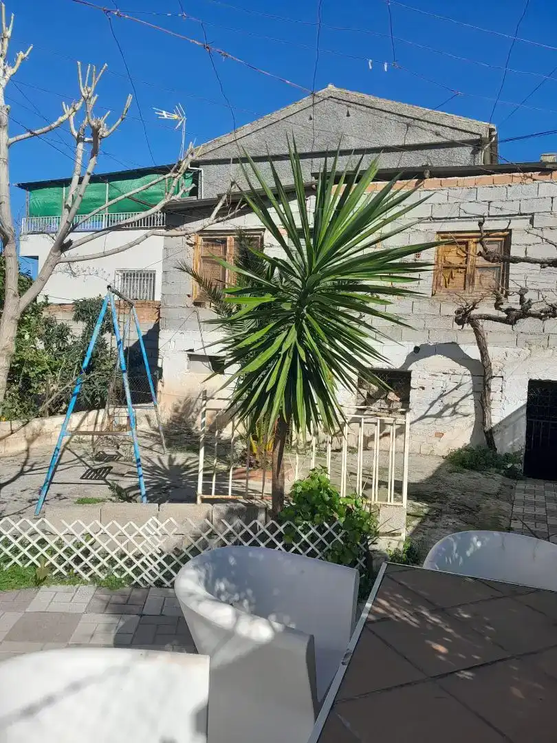 Vista exterior de Casa o xalet en venda en La Zubia Ciudad