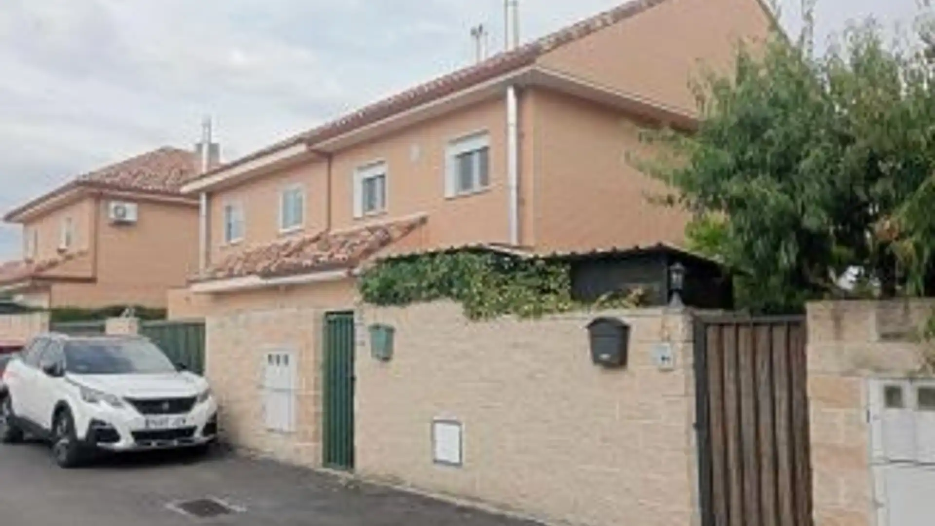 Vista exterior de Casa o chalet en venta en Valdeolmos-Alalpardo