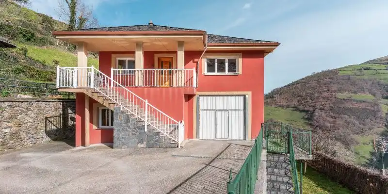 Vista exterior de Casa o chalet en venta en Cangas del Narcea con Jardín privado, Terraza y Trastero