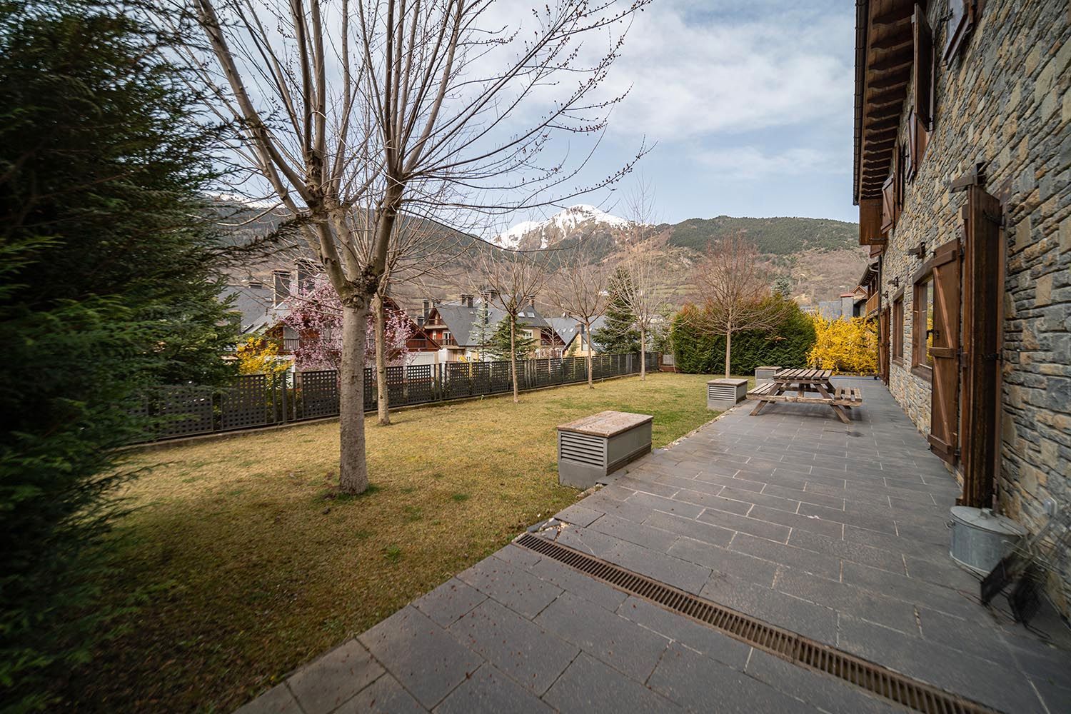 Terrassa de Casa o xalet en venda en Vielha e Mijaran amb Jardí privat, Parquet i Terrassa