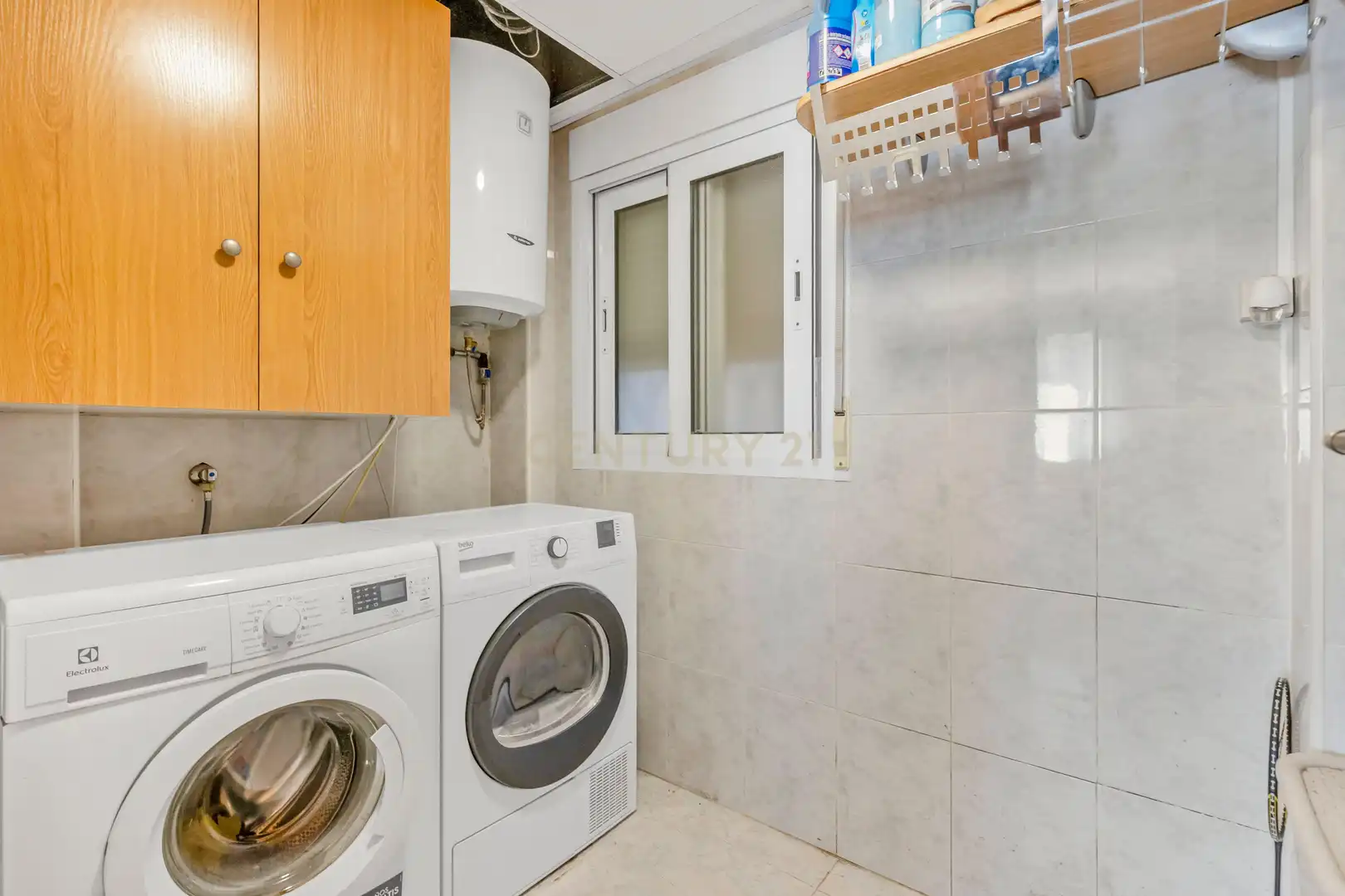 Dormitori de Apartament en venda en Torrevieja amb Aire condicionat, TV i Balcó