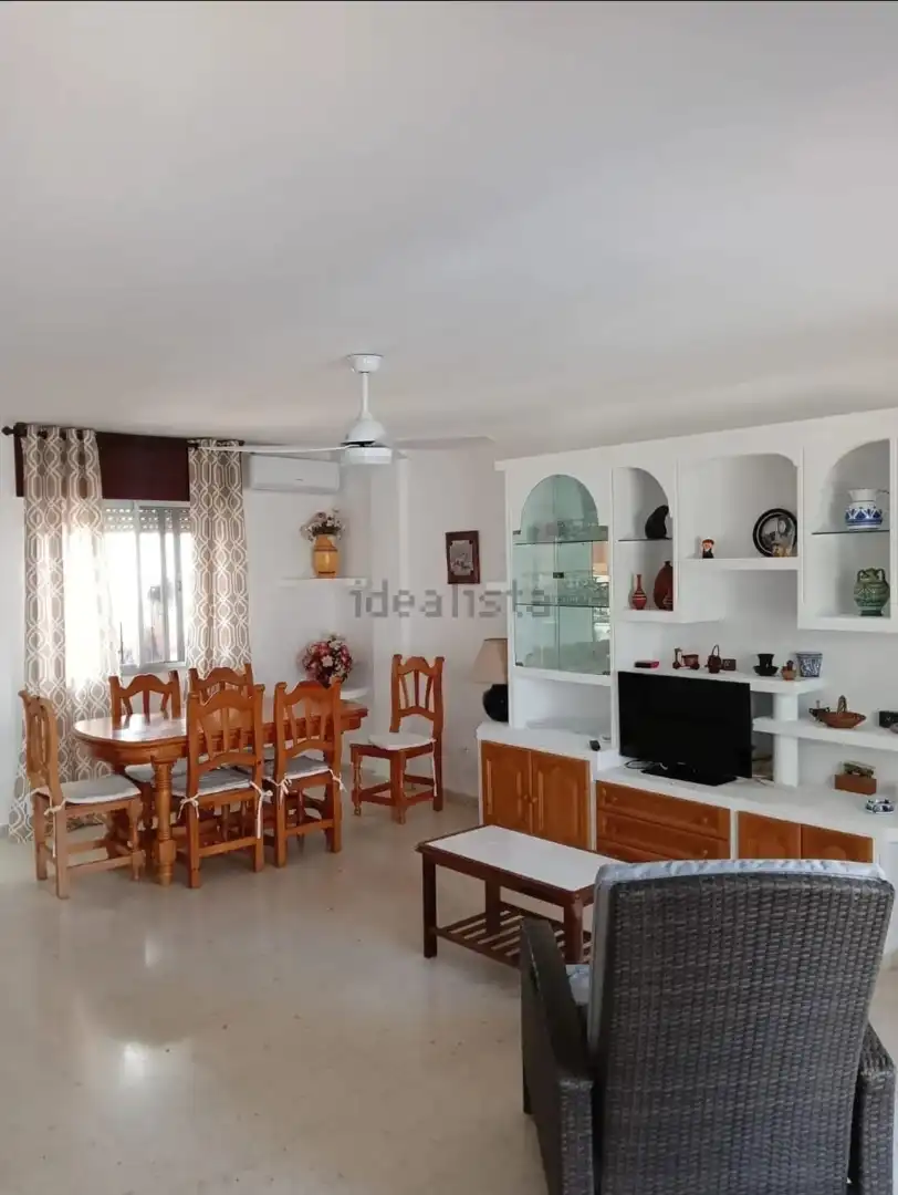 Sala d'estar de Casa o xalet de lloguer en Vélez-Málaga amb Aire condicionat, Terrassa i Moblat