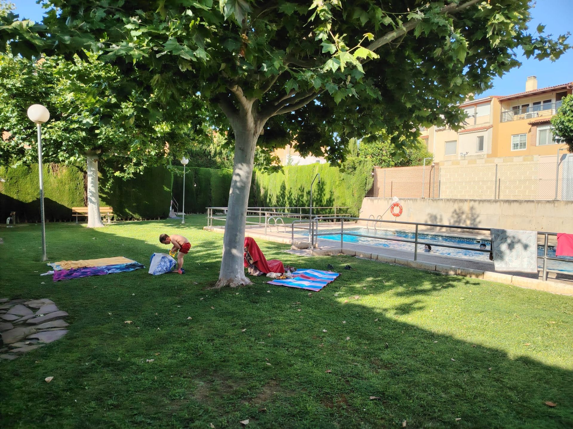 Piscina de Casa adosada en venta en  Zaragoza Capital con Aire acondicionado, Calefacción y Jardín privado
