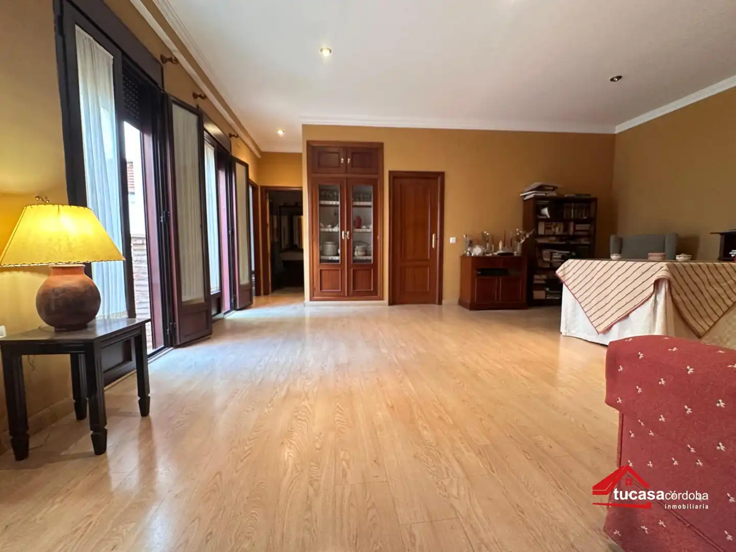 Sala de estar de Planta baja en venta en Córdoba con Parquet y Terraza