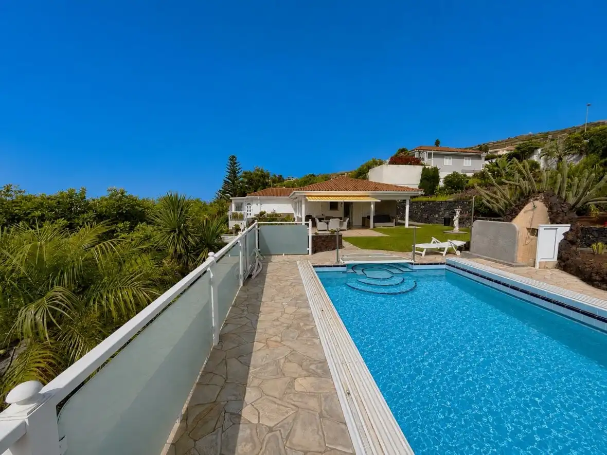 Piscina de Casa o xalet en venda en La Matanza de Acentejo amb Terrassa