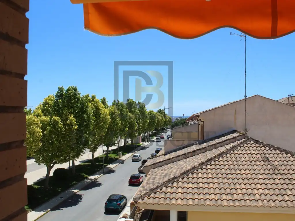 Vista exterior de Piso en venta en Pilar de la Horadada con Aire acondicionado, Amueblado y Horno