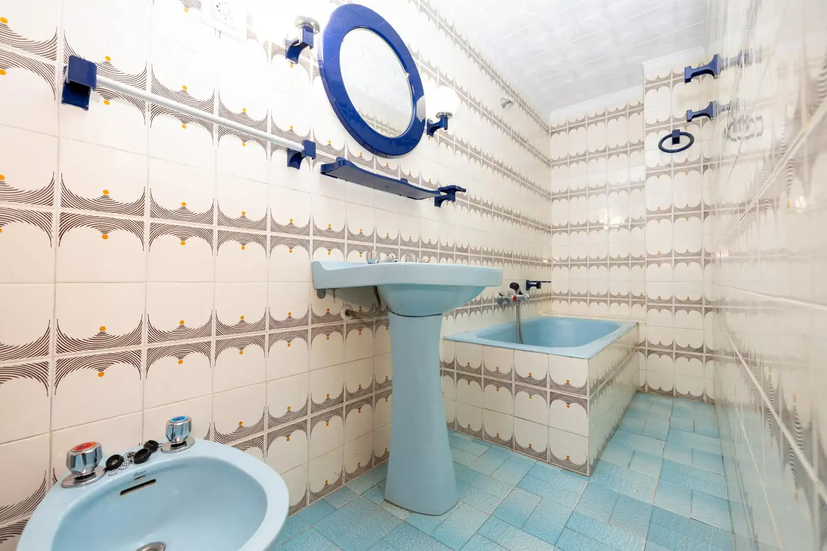 Baño de Piso en venta en Lanjarón con Balcón