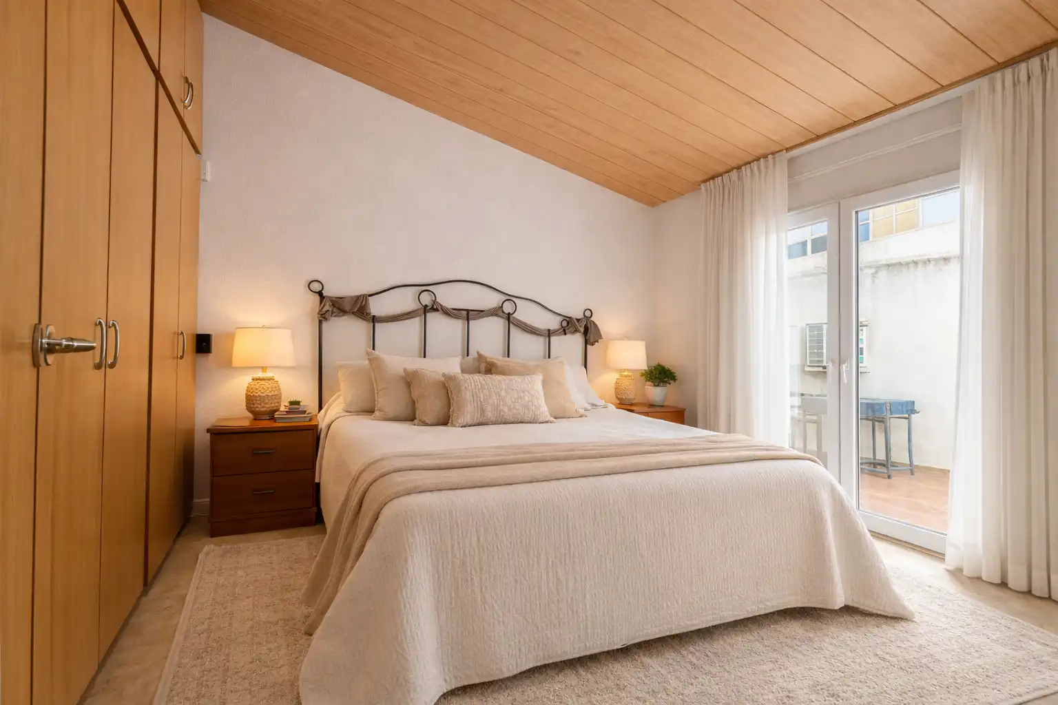 Schlafzimmer von Einfamilien-Reihenhaus zum Verkauf in L'Escala mit Klimaanlage und Terrasse