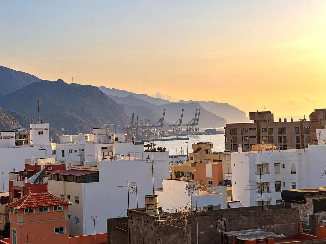 Exterior view of Attic for sale in Santa Cruz de Tenerife  with Air Conditioner, Terrace and Storage room