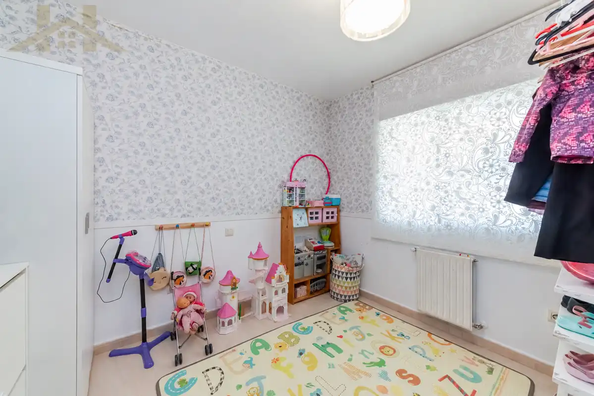 Schlafzimmer von Einfamilien-Reihenhaus zum Verkauf in Valdemoro mit Klimaanlage, Heizung und Privatgarten