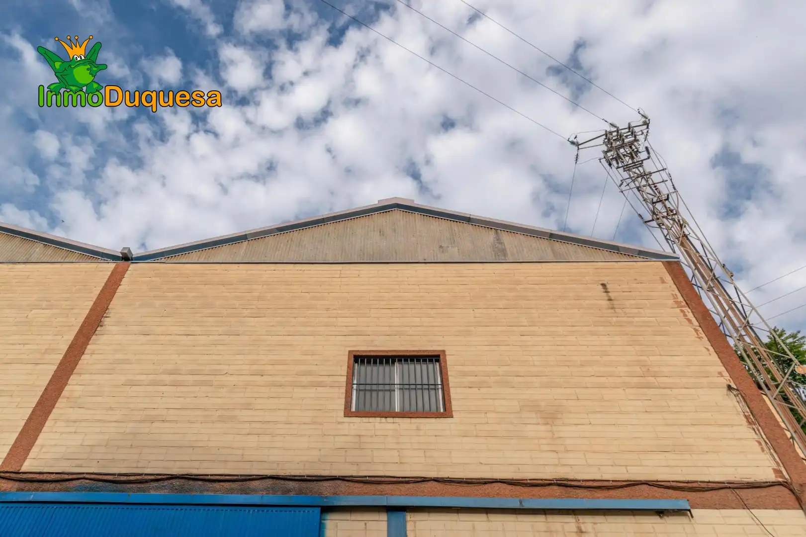 Exterior view of Industrial buildings for sale in Jun