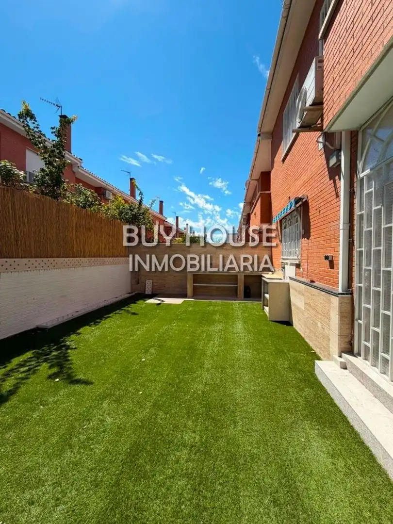 Villa con giardino in vendita a Estación - Cruz Roja, imagen 3