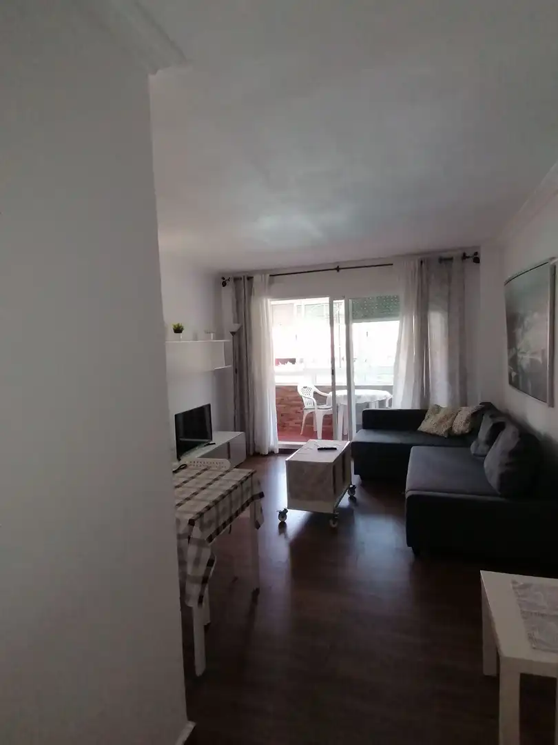 Sala de estar de Piso de alquiler en Algeciras con Amueblado y Piscina comunitaria