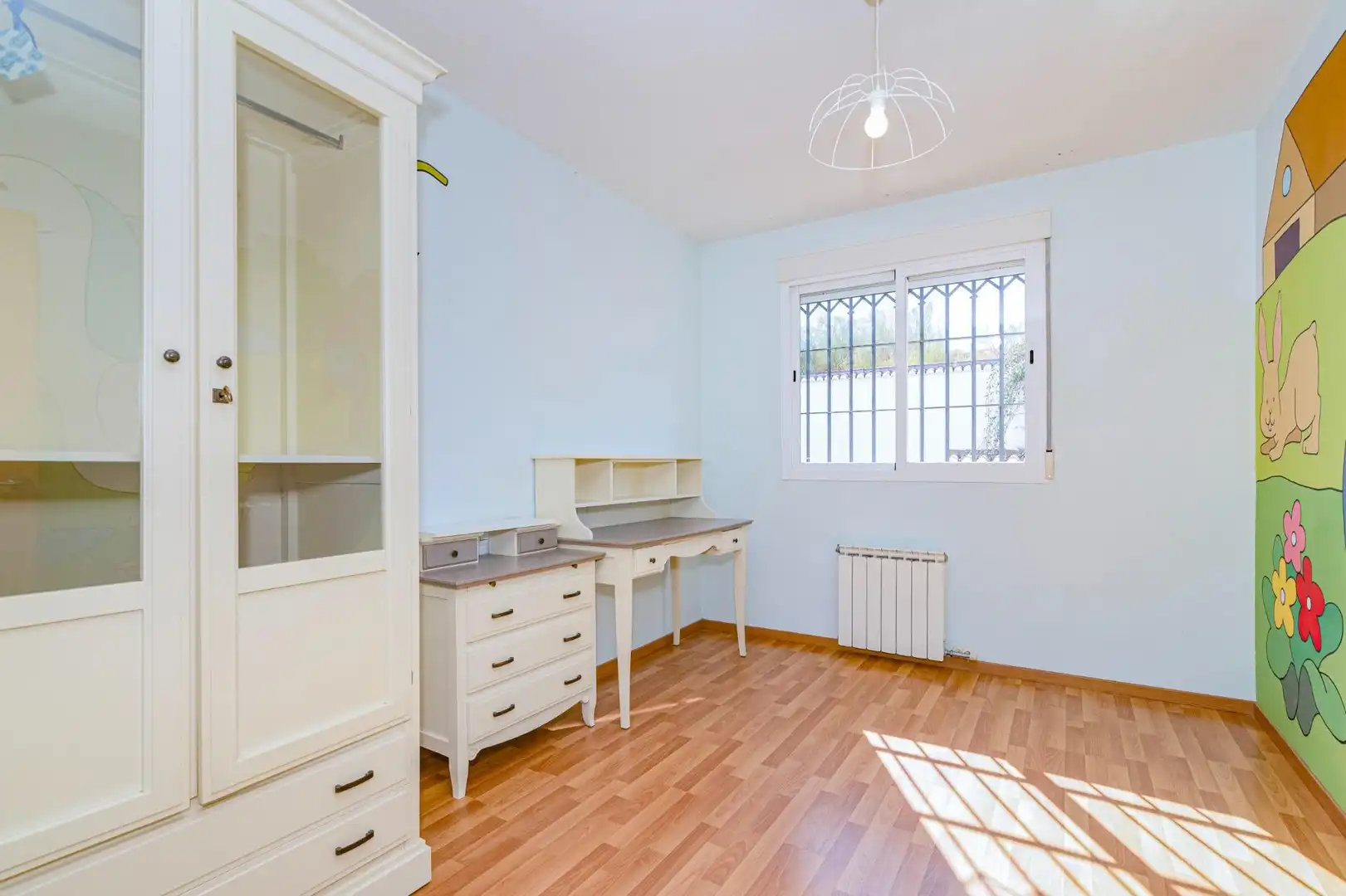 Casa aparellada amb terrassa en venda a Jun, imagen 18