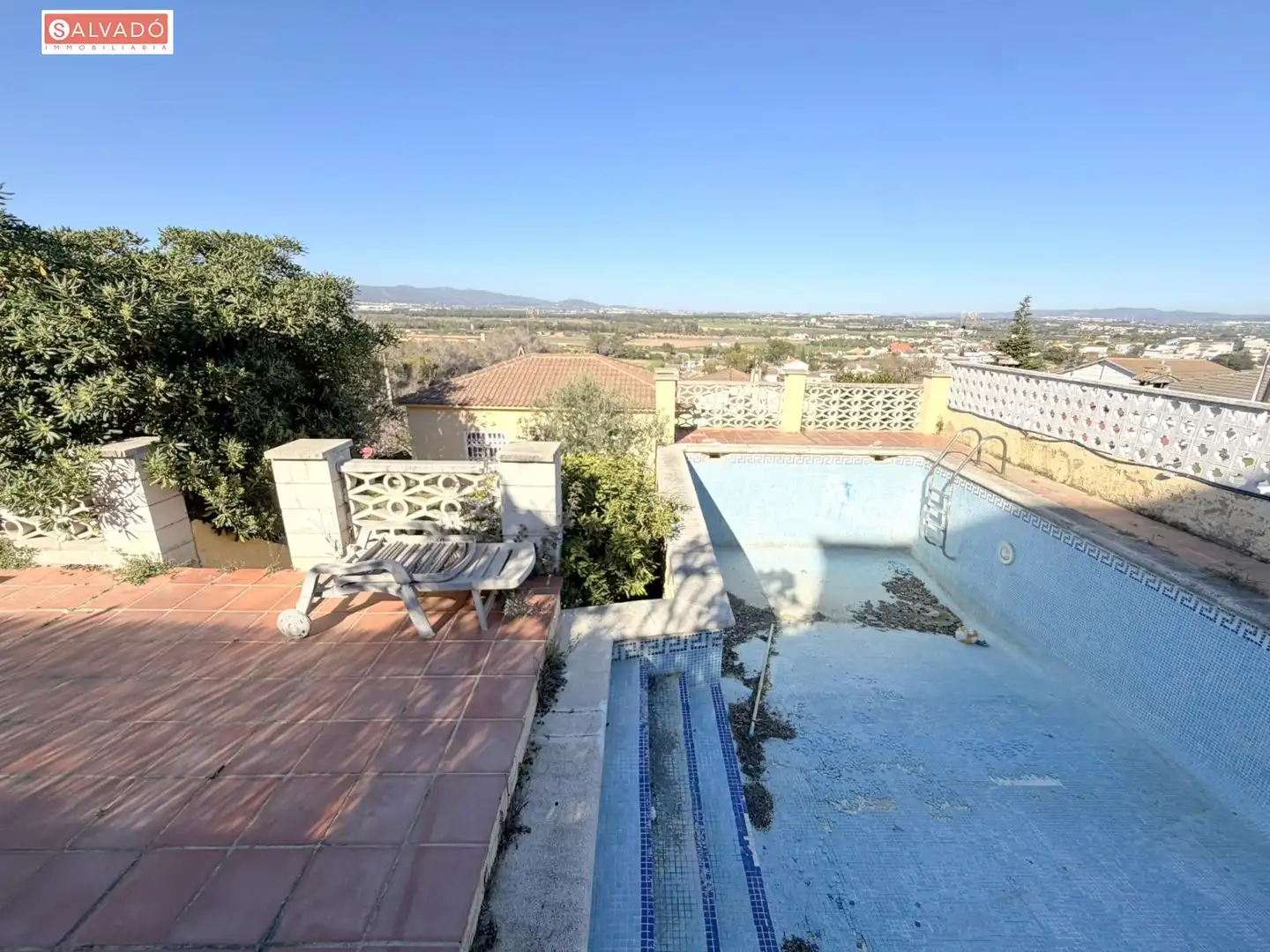Swimming pool of Houses for sale in Albinyana  with Private garden, Terrace and Storage room