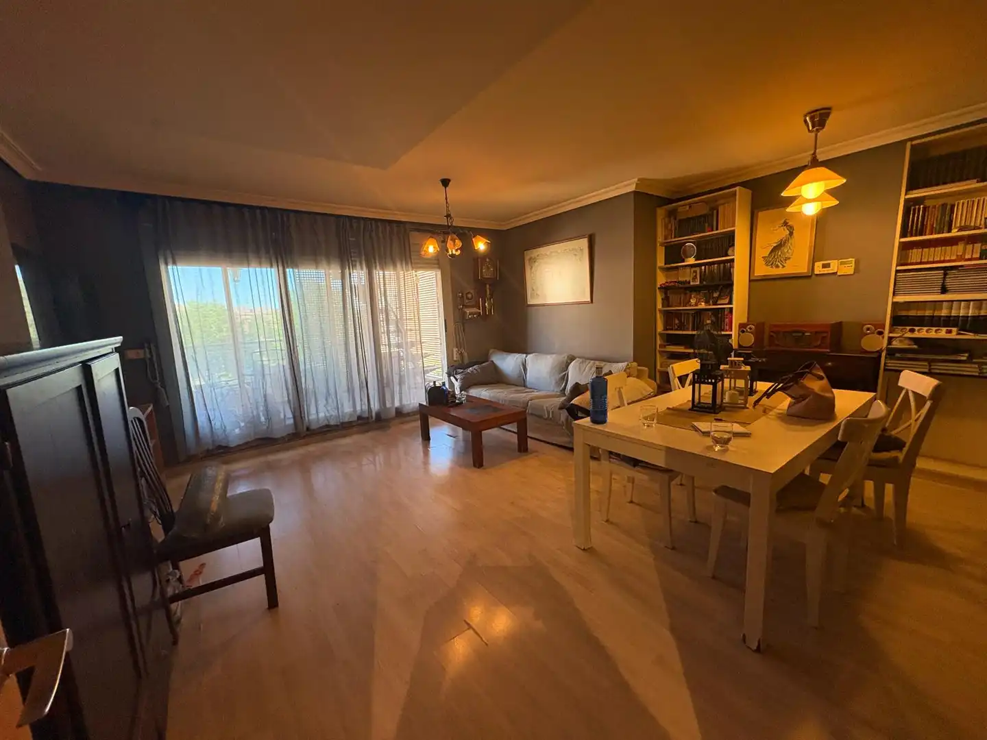Wohnzimmer von Dachboden zum Verkauf in Yebes mit Klimaanlage, Heizung und Terrasse