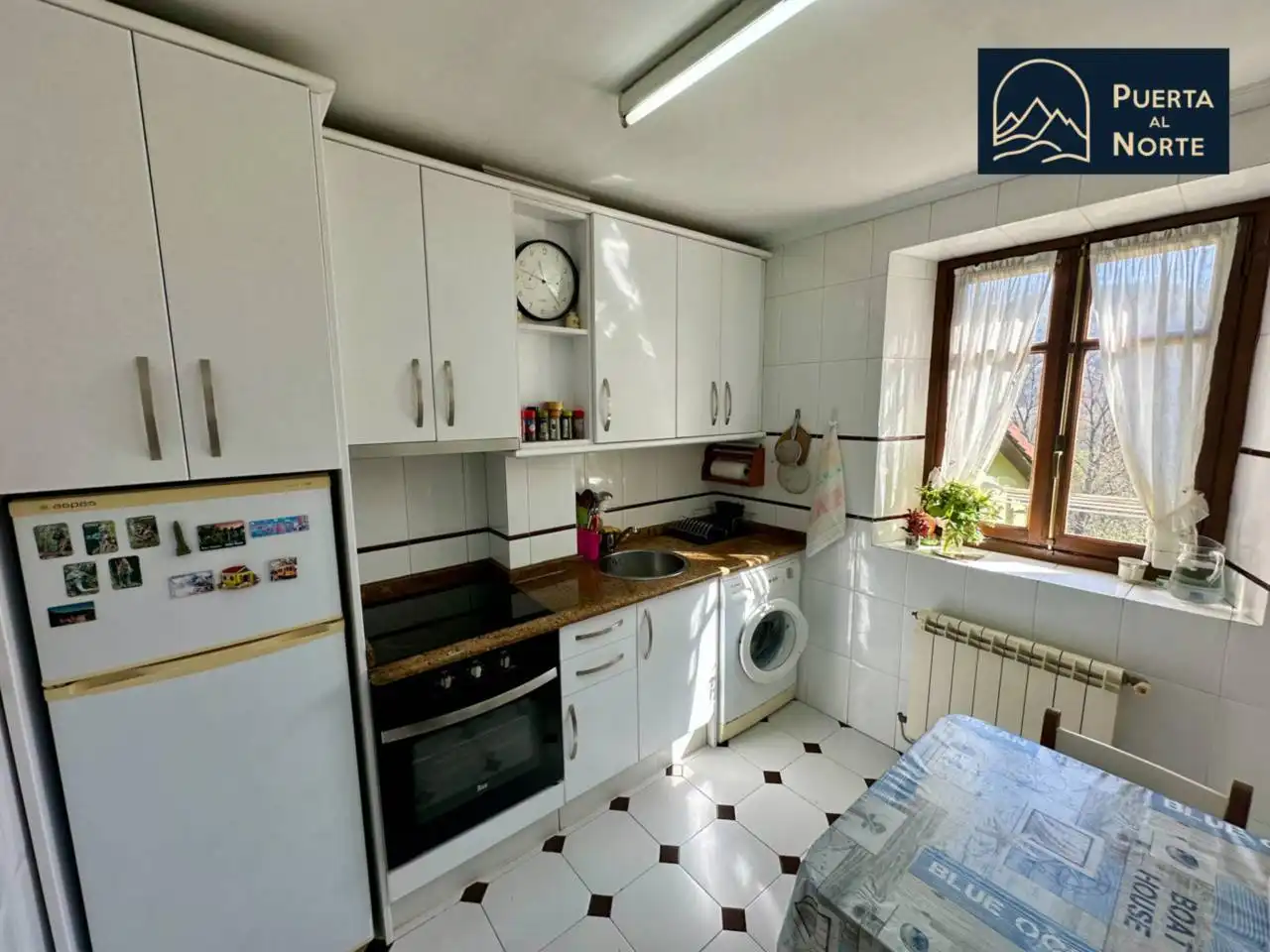 Cuina de Casa o xalet en venda en Medio Cudeyo amb Calefacció i Terrassa