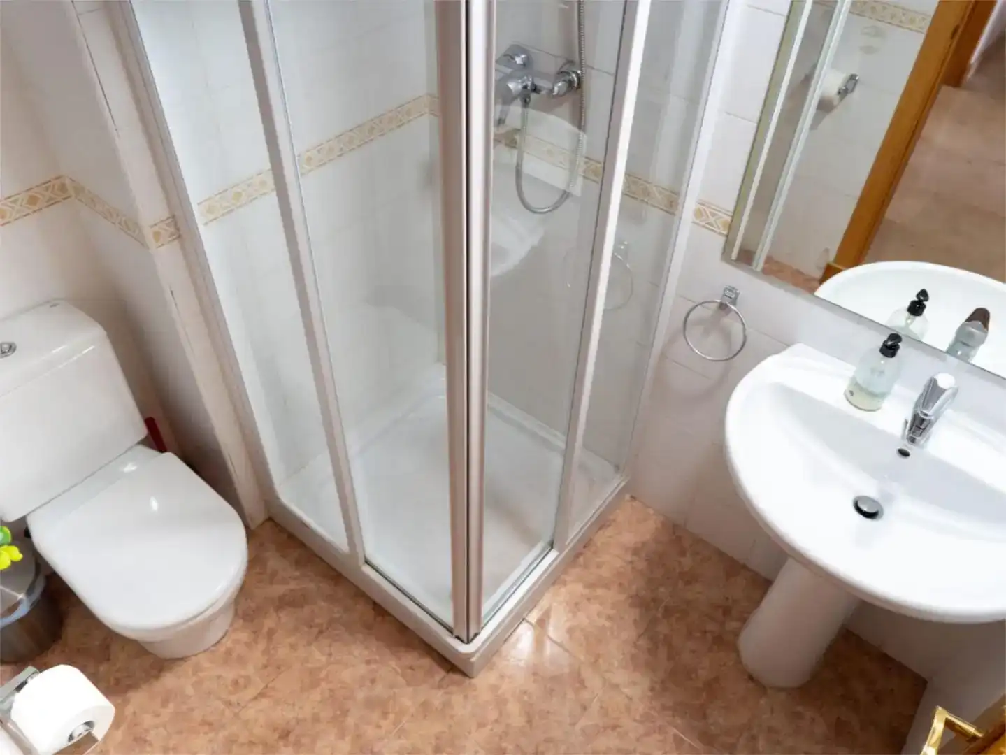 Bany de Apartament en venda en Fuengirola amb Aire condicionat, Piscina i Balcó