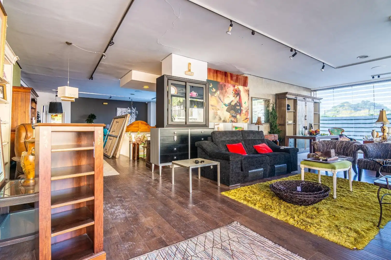 Commercial properties for sale in Santander