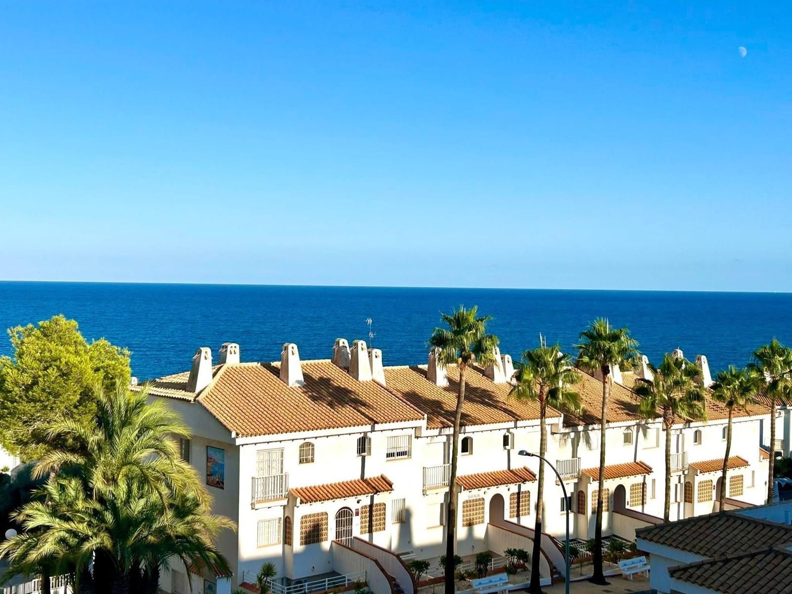 Vista exterior de Casa o xalet en venda en Orihuela amb Aire condicionat, Calefacció i Terrassa