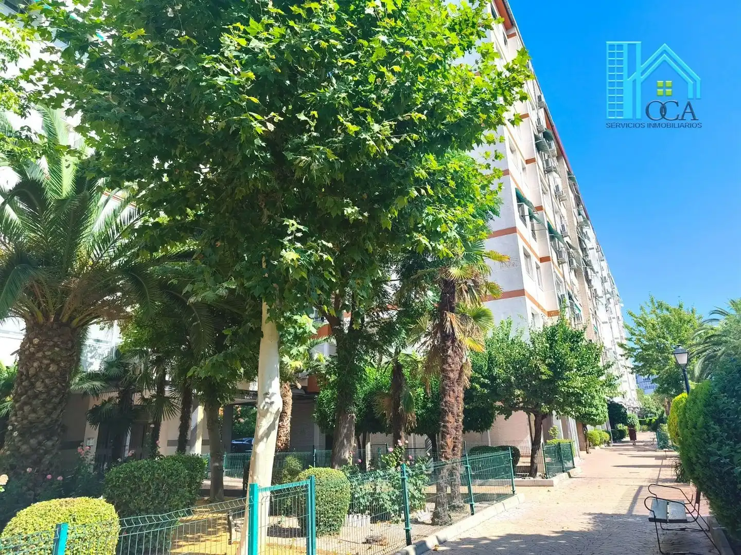 Vista exterior de Piso en venta en Móstoles con Aire acondicionado, Jardín privado y Piscina comunitaria