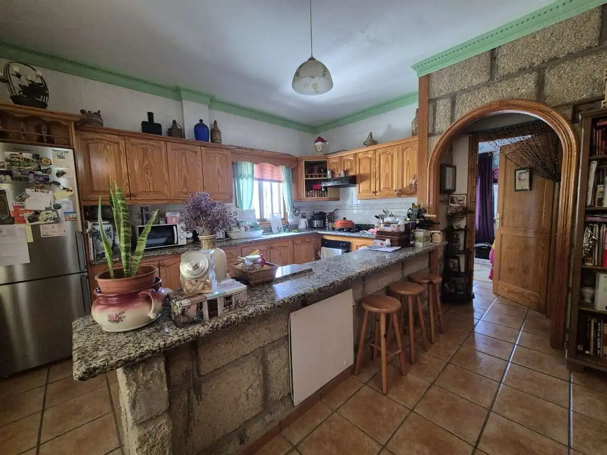 Cuina de Casa o xalet en venda en Granadilla de Abona amb Jardí privat, Terrassa i Traster