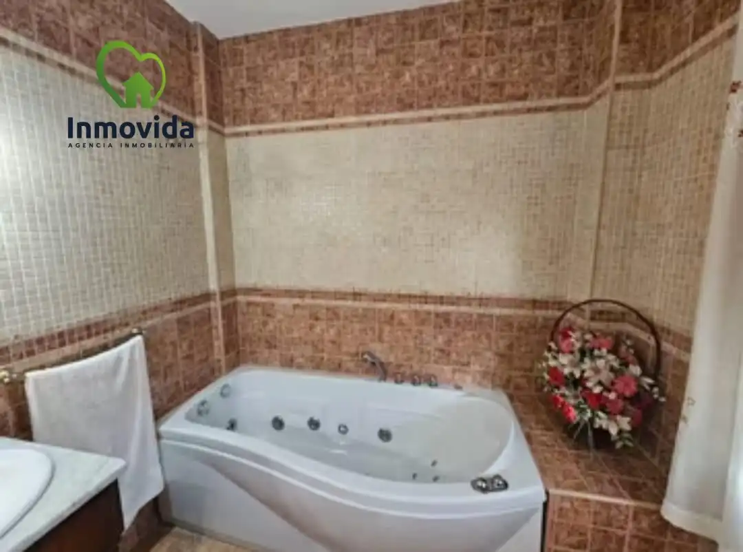 Bathroom of Houses for sale in Córdoba  with Air Conditioner, Terrace and Swimming Pool