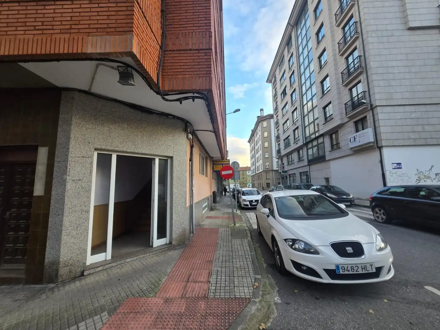 Vista exterior de Local en venta en Ferrol