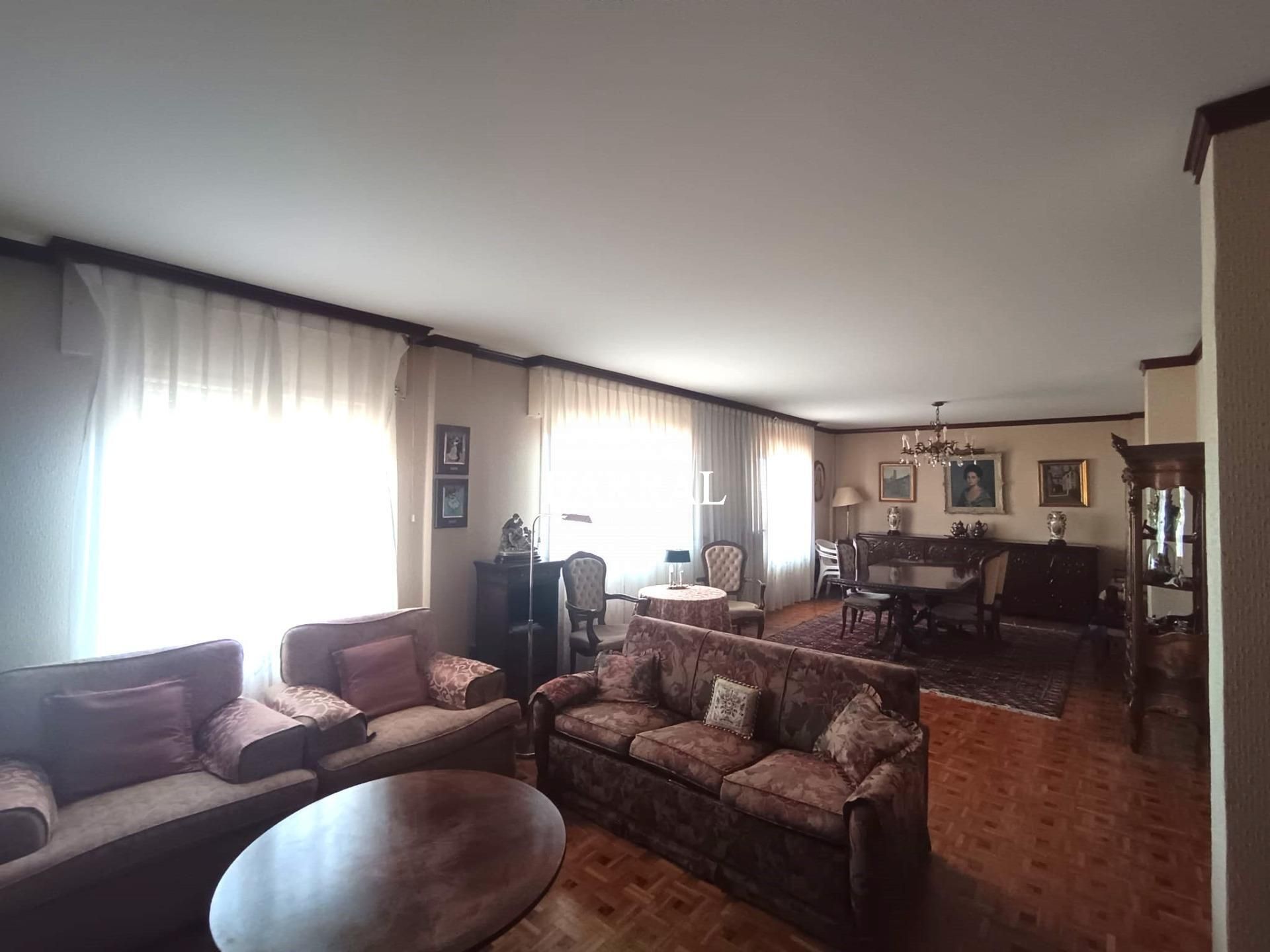 Living room of Flat for sale in Tudela  with Air Conditioner, Parquet flooring and Storage room