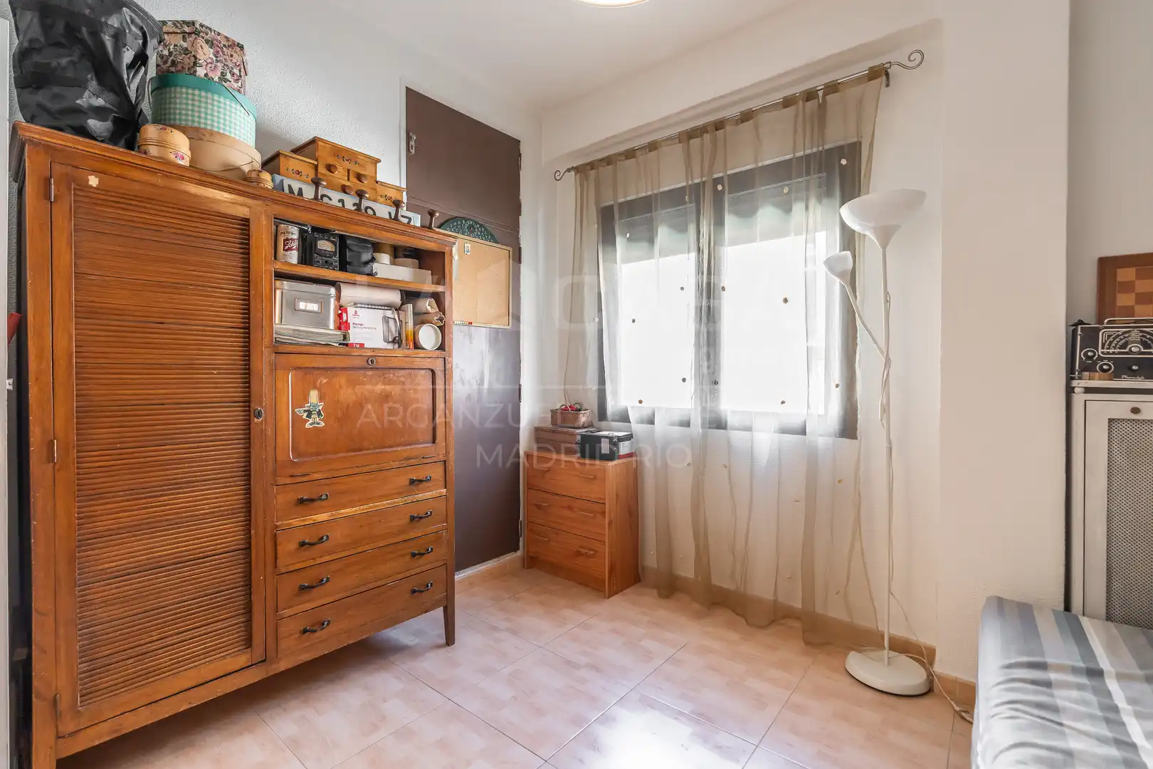 Habitación de Piso en venta en Madrid con Calefacción y Trastero