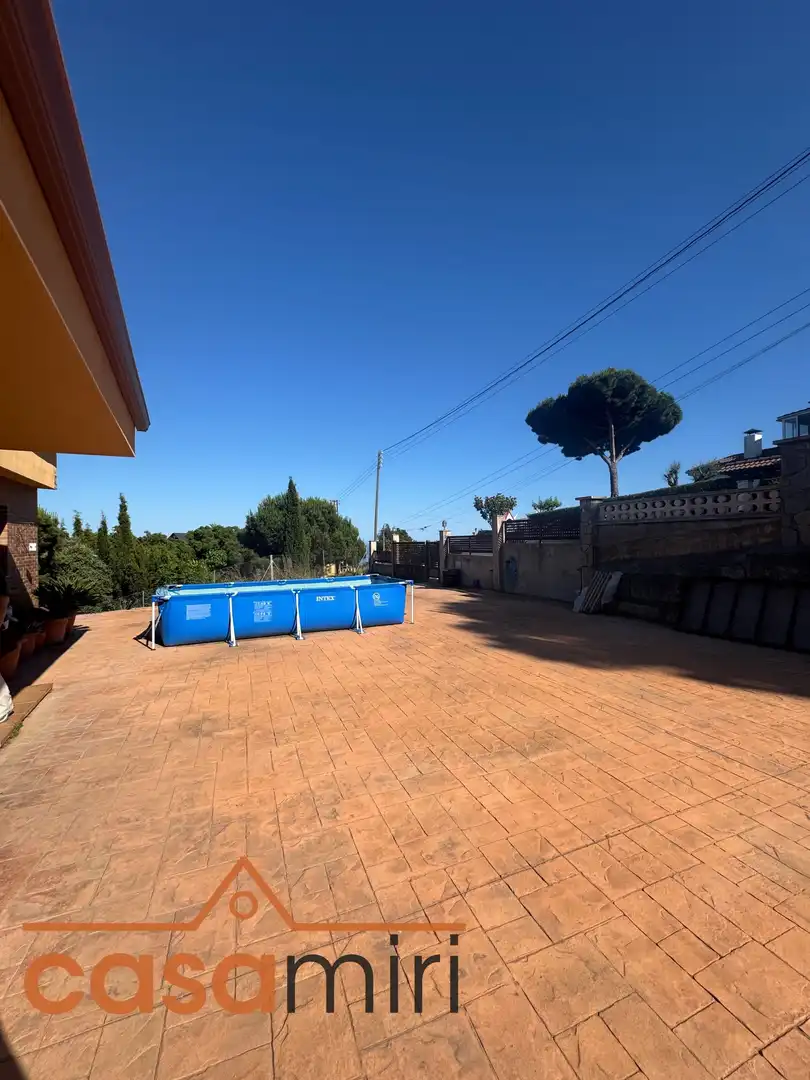 Piscina de Casa o chalet en venta en Sant Cebrià de Vallalta con Aire acondicionado, Calefacción y Jardín privado