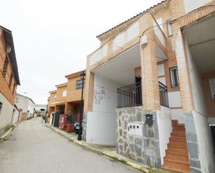 Vista exterior de Casa o xalet en venda en Recas amb Calefacció, Jardí privat i Terrassa