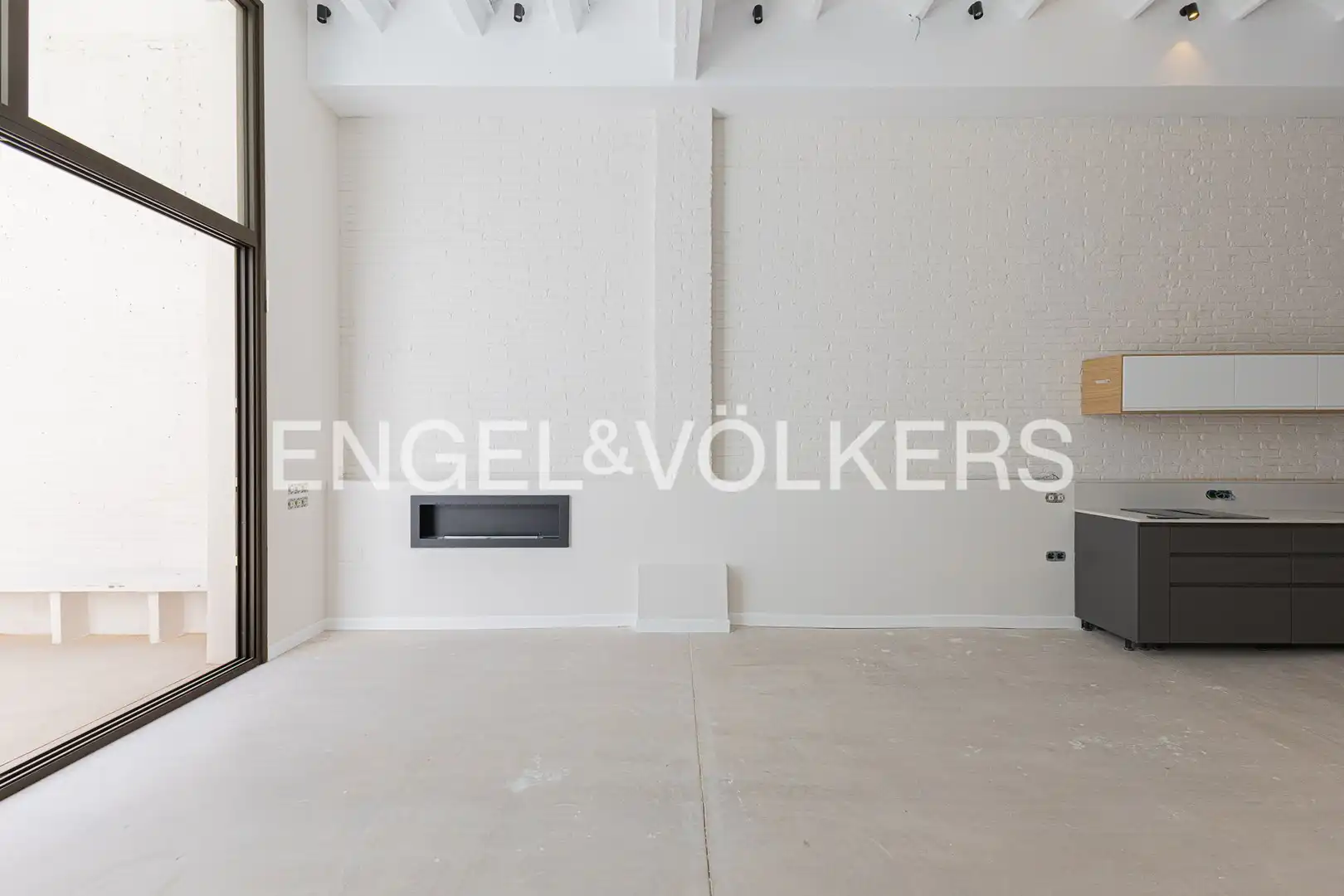 Living room of Houses for sale in Barcelona  with Air Conditioner, Heating and Private garden