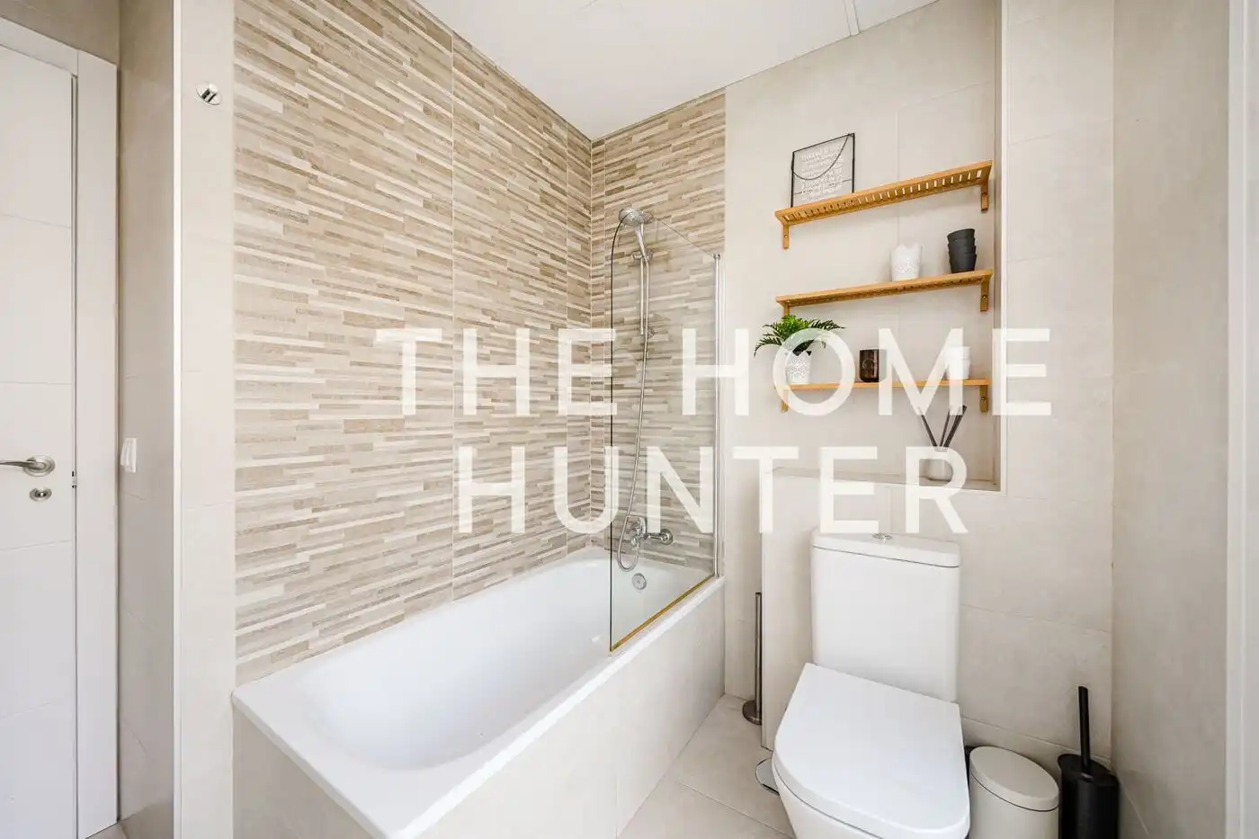 Bathroom of Flat for rent in Madrid  with Air Conditioner, Heating and Furnished