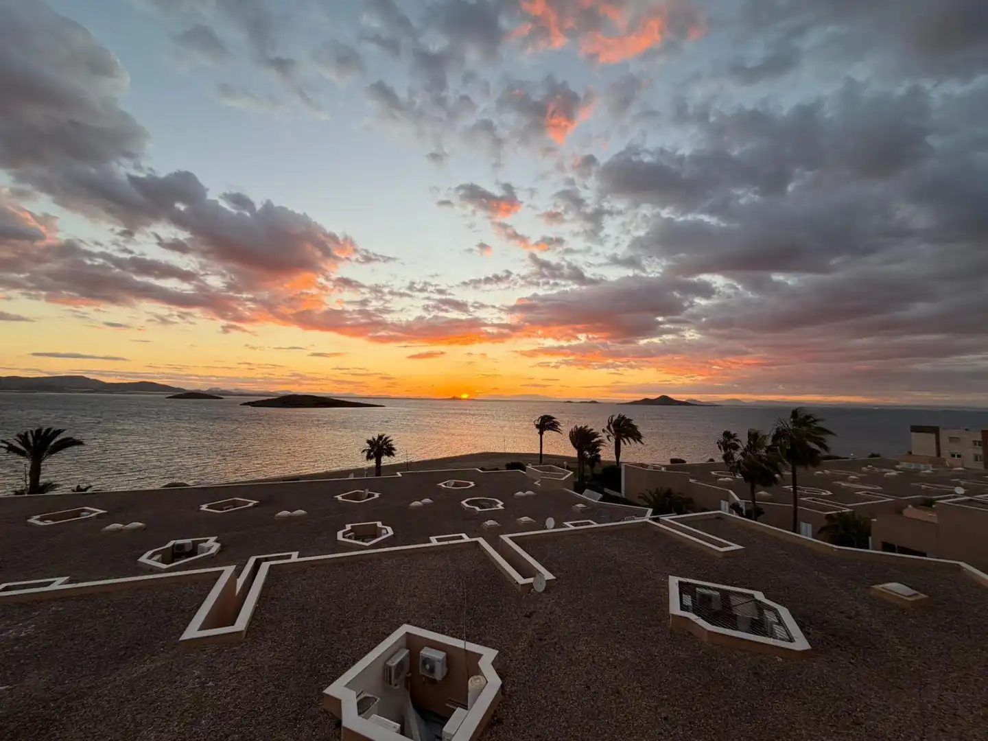 Dachboden zum Verkauf in La Manga del Mar Menor mit Privatgarten, Terrasse und Abstellraum