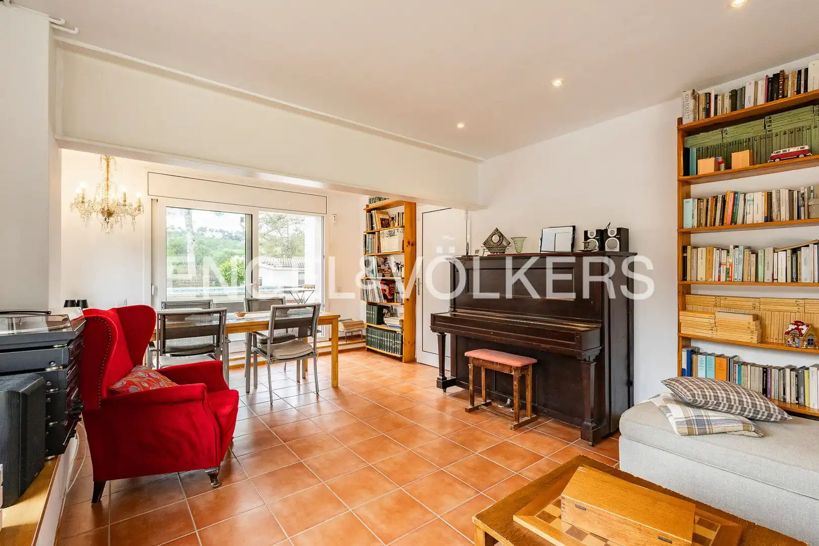Vista exterior de Casa o xalet en venda en Sant Cugat del Vallès amb Aire condicionat, Calefacció i Jardí privat