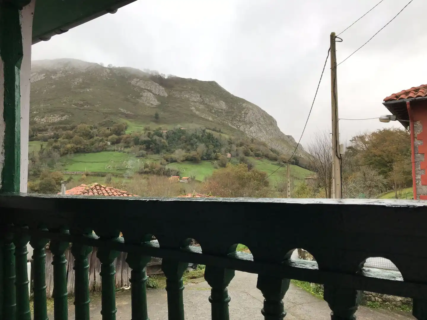 Vista exterior de Casa o xalet en venda en Cangas de Onís amb Jardí privat i Traster